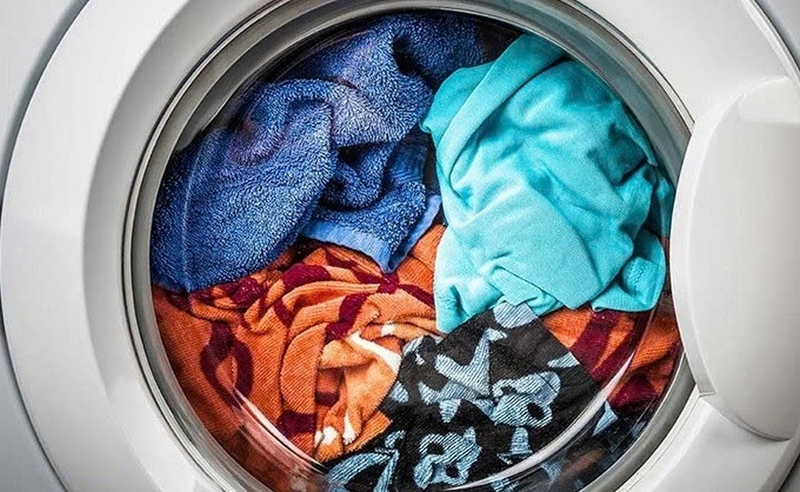 Có thể để quần áo ướt trong máy giặt bao lâu ảnh 2