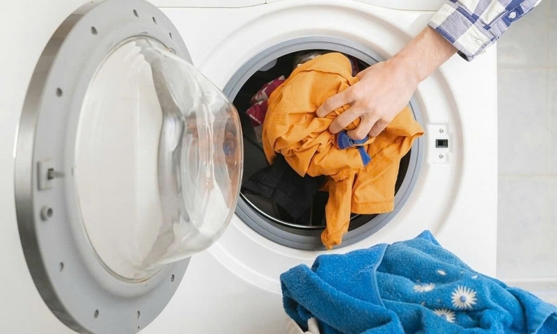Có thể để quần áo ướt trong máy giặt bao lâu ảnh 3