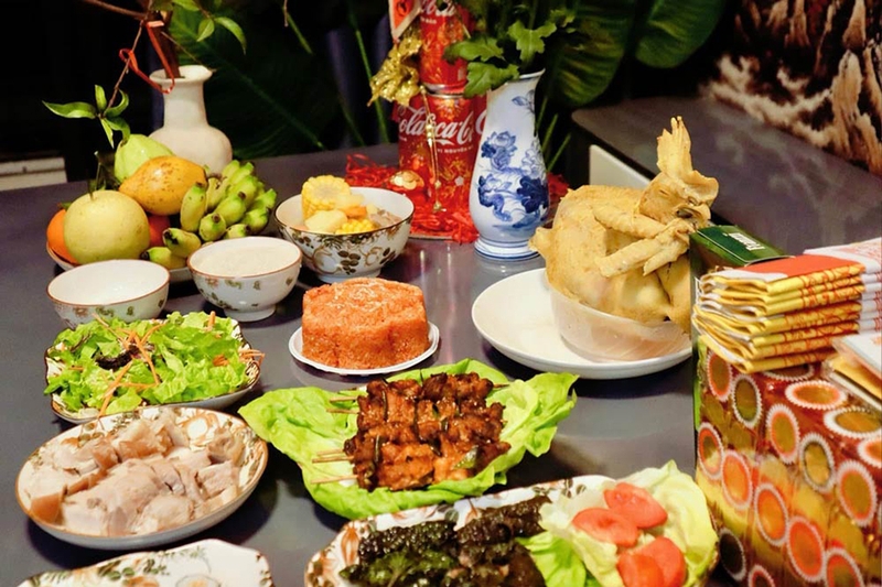Mâm cỗ mặn (tùy theo phong tục)