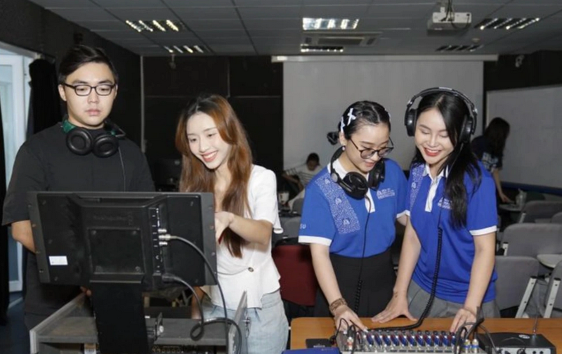 Ngành Truyền thông, Báo chí