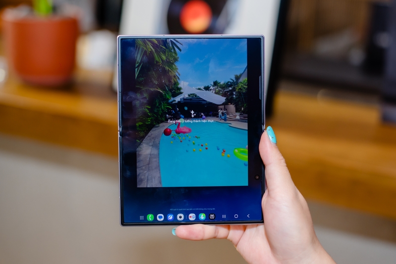 Trên tay Samsung Galaxy Z Fold8 - 20