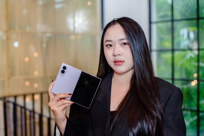 Trên tay Samsung Galaxy Z Fold8 - 23