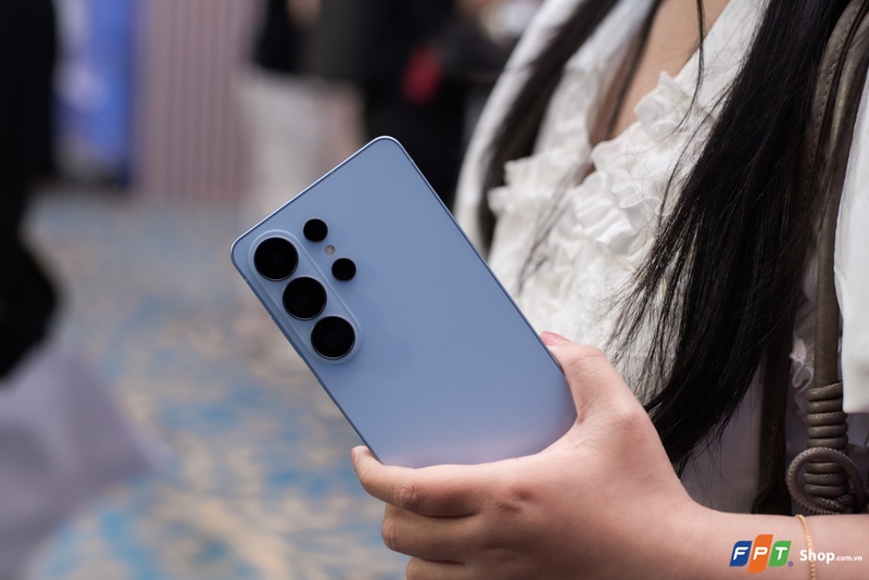 Khung máy Samsung Galaxy S26 Ultra gia công hoàn hảo