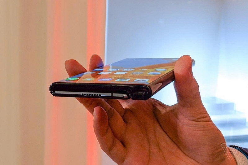 Đánh giá Huawei Mate X ảnh 1