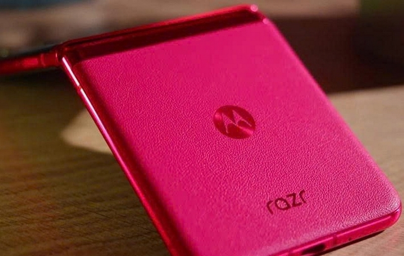 Đánh giá Motorola Razr 40 Ultra ảnh 1