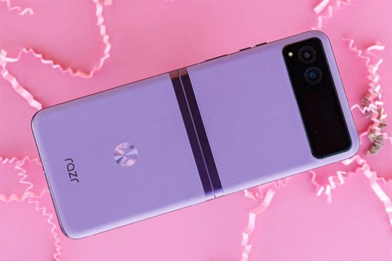 Đánh giá Motorola Razr 40 ảnh 1
