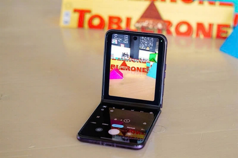 Đánh giá Motorola Razr 40 ảnh 3