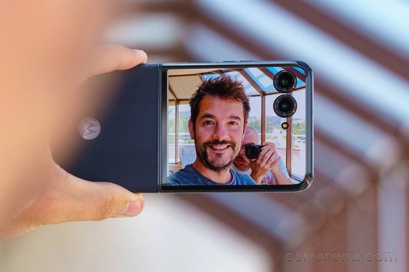 Đánh giá Motorola Razr 50 Ultra ảnh 4