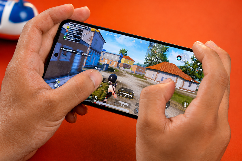 Chi tiết đánh giá Nothing Phone (4b) - 14