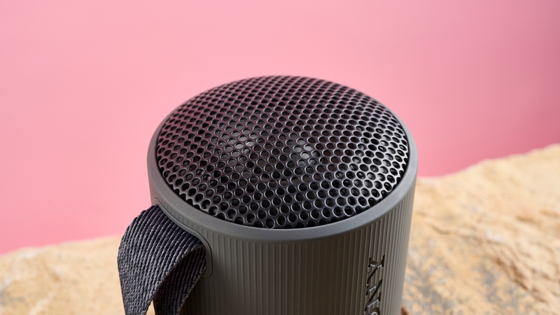 Đánh giá Sony SRS-XB100 1.jpg