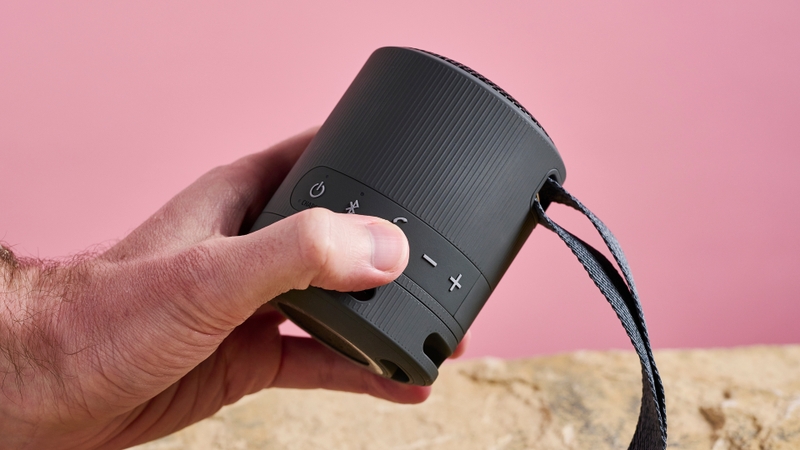 Đánh giá Sony SRS-XB100 3.jpg