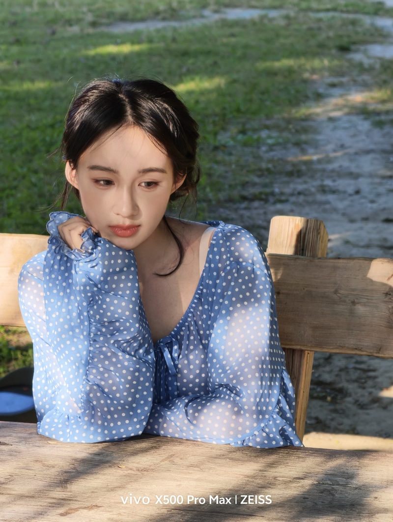 Da người có sắc độ tự nhiên, khuôn mặt vẫn giữ được đường nét nổi bật