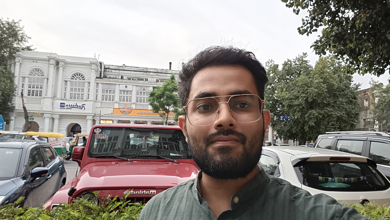 Đánh giá iQOO Z11 selfie.png