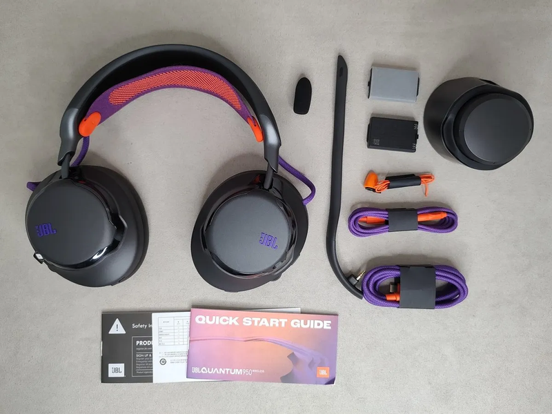 Đánh giá tai nghe JBL Quantum 950 8.png