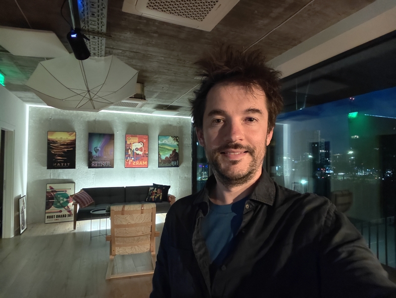 Đánh giá vivo X300 FE selfie.jpg