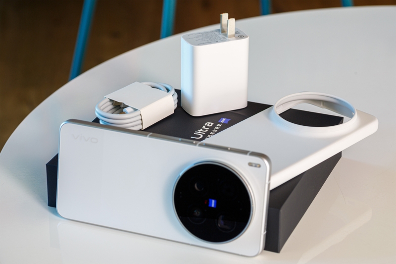 Đánh giá vivo X300 Ultra 2.jpg