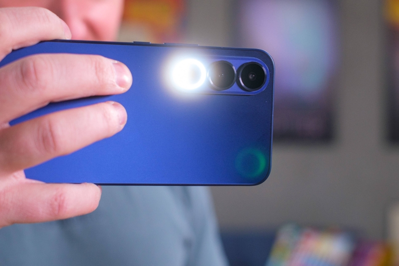 Đánh giá vivo v70 fe 2.jpg