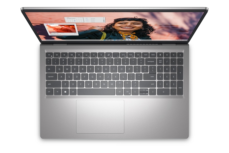 Dell-Inspiron-15-3530-2.jpg