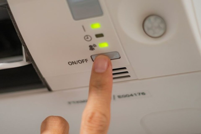 Máy lạnh bị chớp đèn xanh 1