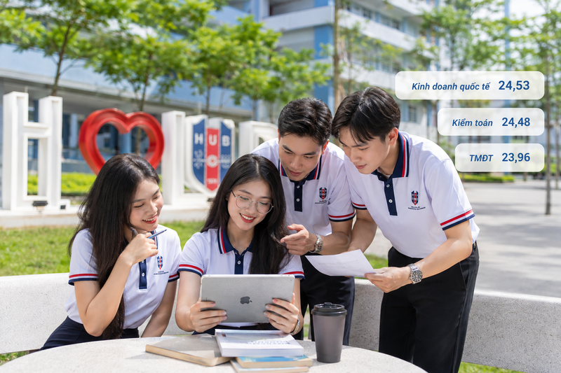 Ngành nào có điểm chuẩn Đại học Ngân hàng TPHCM 2026 cao nhất