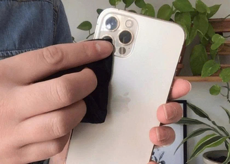 Điện thoại vào nước bị mờ camera ảnh 4