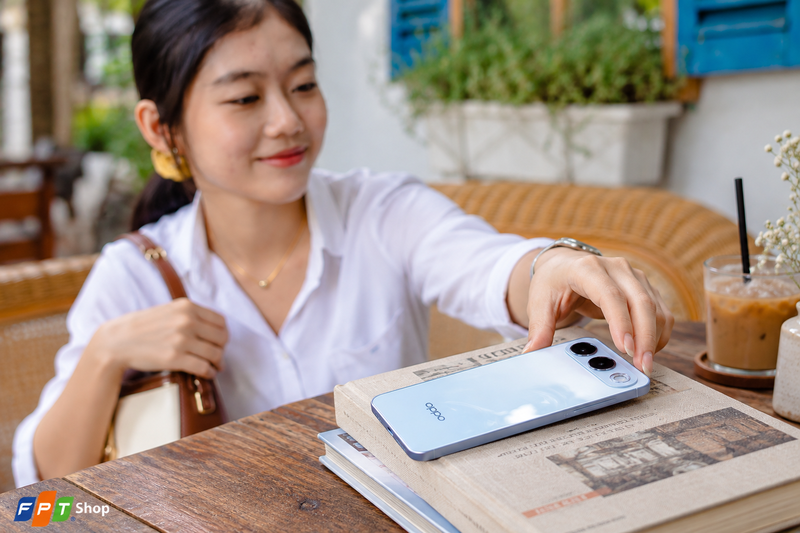 Viên pin dung lượng điển hình 8.000 mAh là điểm nhấn trên OPPO A7 Pro