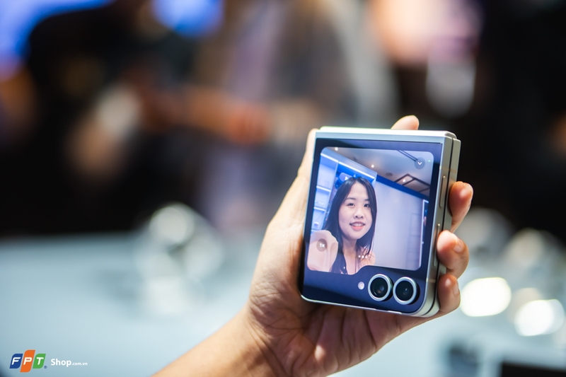 Trên tay Samsung Galaxy Z Flip6 tại Việt Nam (ảnh 18)
