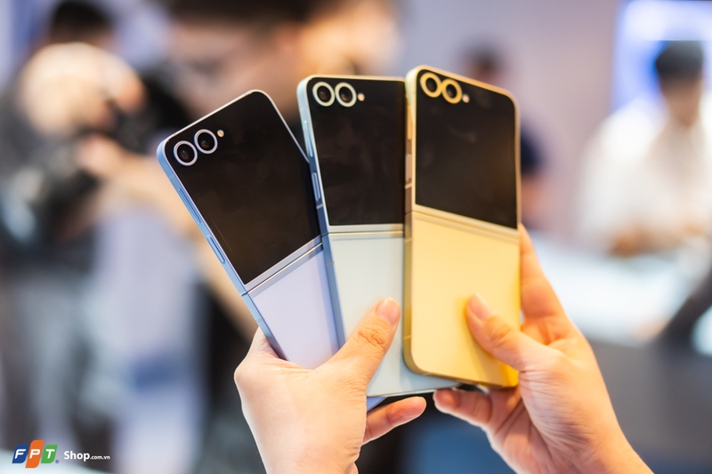 Trên tay Samsung Galaxy Z Flip6 tại Việt Nam (ảnh 1)