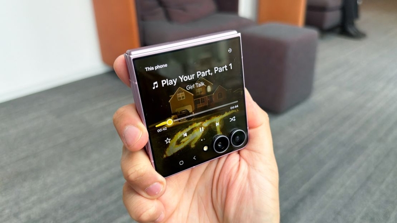 Galaxy Z Flip 8 có màn hình phụ lớn hơn không 4.jpg
