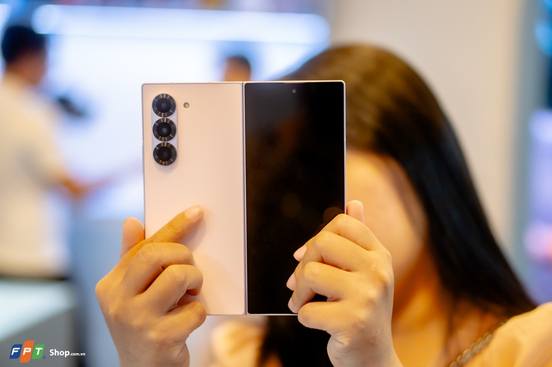 Galaxy Z Fold6 đi kèm với bộ nhớ RAM 12GB và các tùy chọn lưu trữ 256GB, 512GB và 1TB