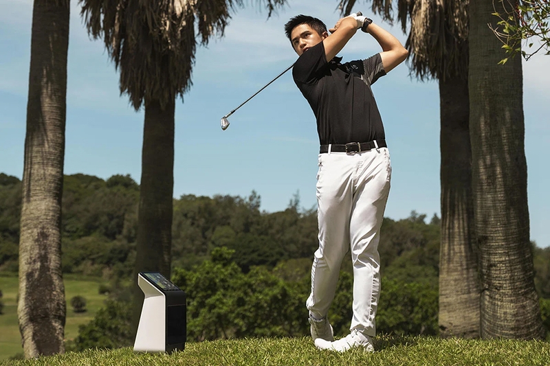 Với Garmin Approach R50, việc rèn luyện và cải thiện kỹ năng chơi golf chưa bao giờ dễ dàng đến thế