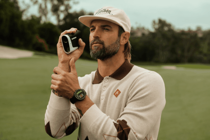 Garmin Approach Z30 còn tích hợp chức năng điều chỉnh tiêu cự thông qua núm xoay