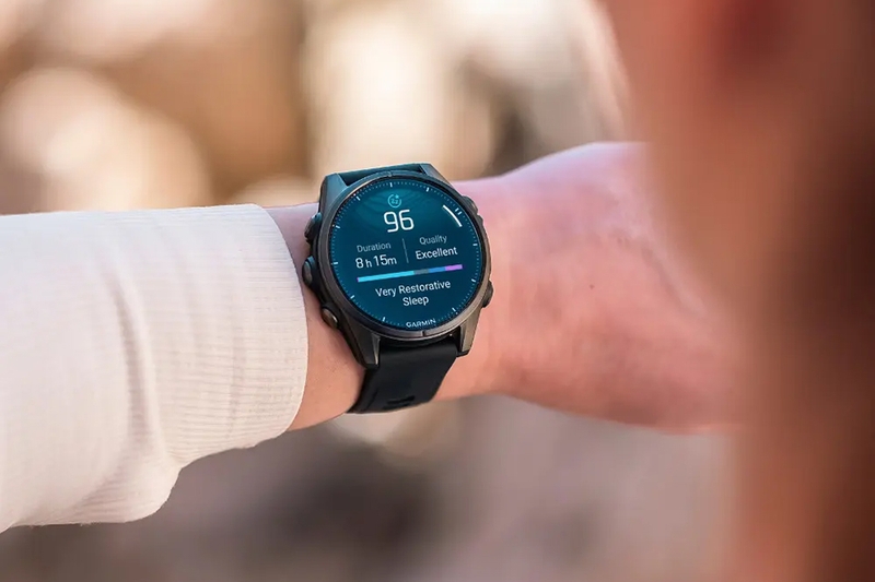 Fenix 8 47mm còn là một thiết bị theo dõi sức khỏe toàn diện