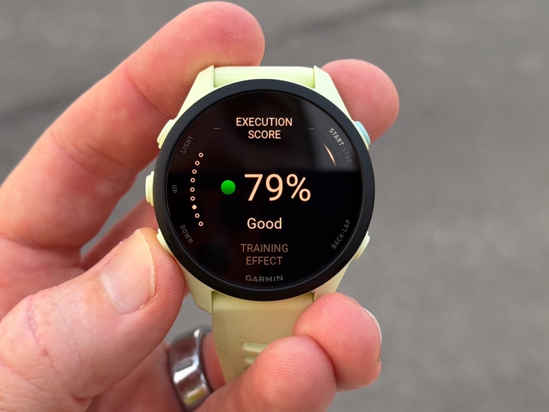 Đánh giá Garmin Forerunner 70 ảnh 17