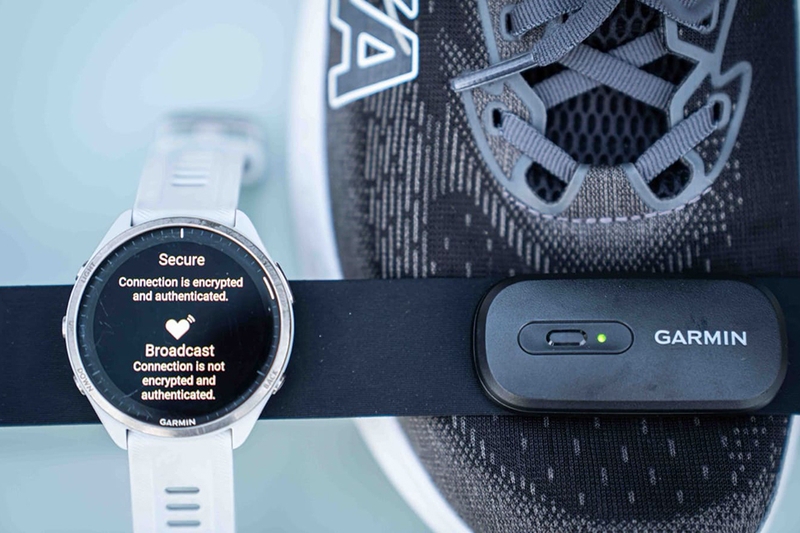 Garmin HRM-200 M-XL là một trong những thiết bị đo nhịp tim đầu tiên trên thị trường tích hợp mã hóa và xác thực dữ liệu