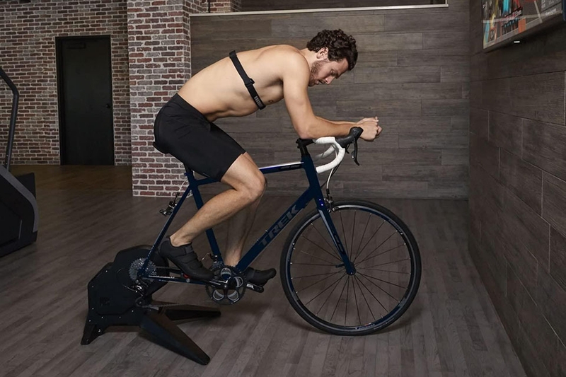 So với Polar H9 có giá tương đương, HRM-200 có ưu thế về tính năng bảo mật