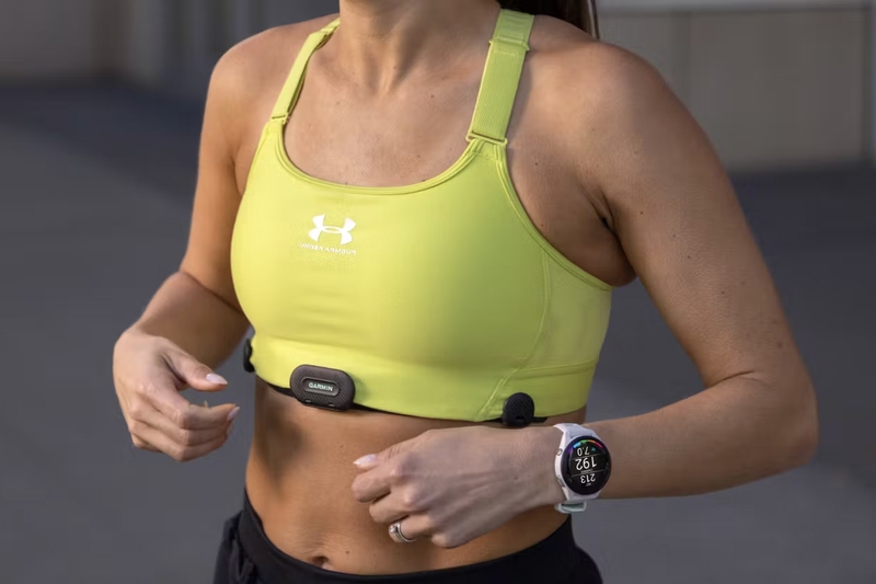 Garmin HRM FIT được trang bị khả năng kết nối mạnh mẽ và linh hoạt