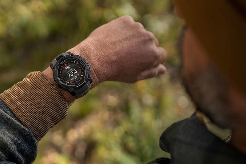 Garmin Instinct 3 AMOLED 50mm hỗ trợ hơn 30 chế độ thể thao khác nhau