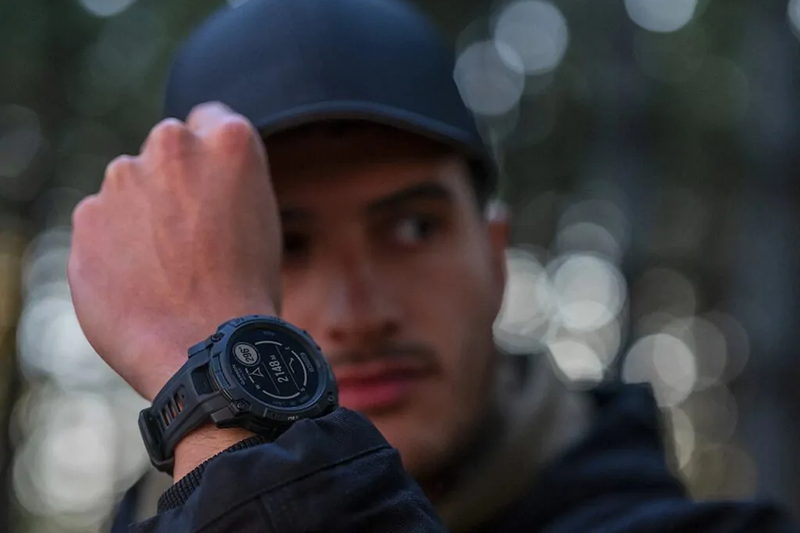 Instinct 3 Solar Tactical vẫn sở hữu hệ thống theo dõi sức khỏe tiên tiến với cảm biến nhịp tim Elevate thế hệ 4