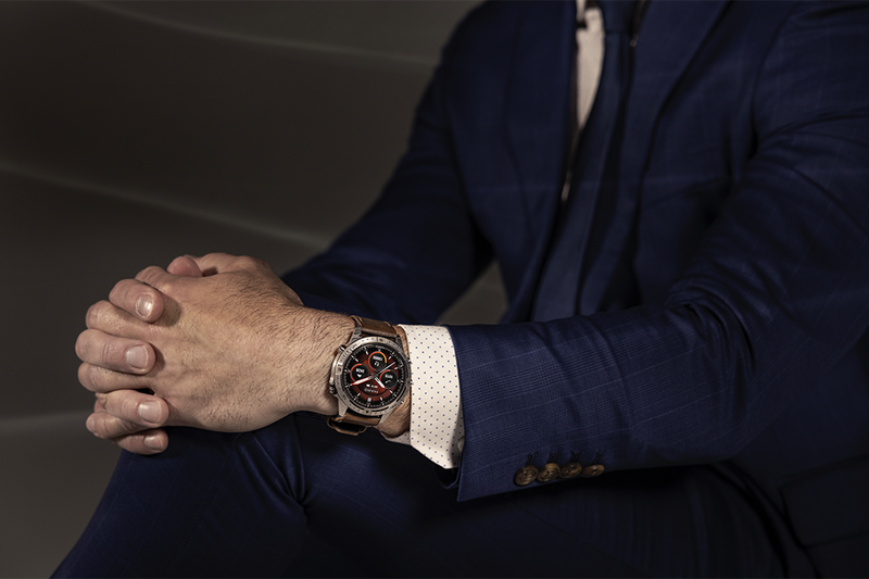 MARQ Adventurer II Damascus được Garmin chăm chút đặc biệt ở kiểu dáng