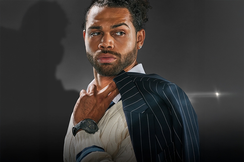 Bộ dây đeo đi kèm là loại cao su silicone lai, được thiết kế đặc biệt để đảm bảo sự thoải mái