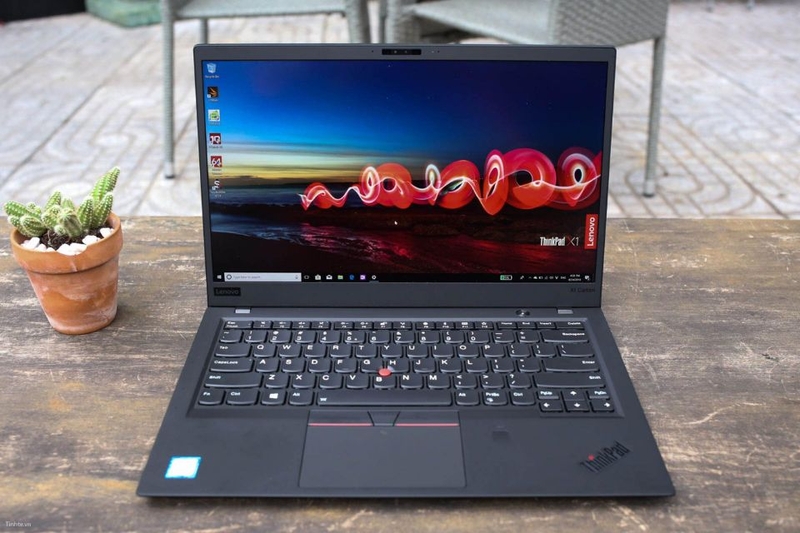 Giới thiệu chung về laptop Lenovo Thinkpad X1 Carbon Gen 6.jpg