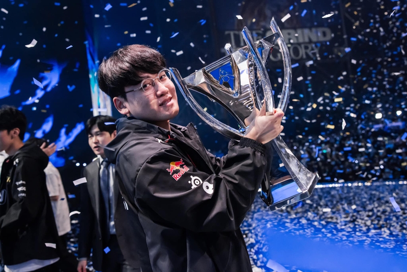 Gumayusi là ai hình 2