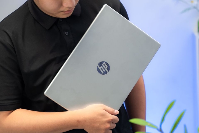HP 15-fd0083TU i7 1355U