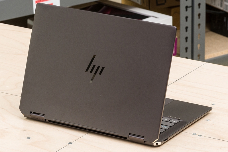 HP Spectre X360 14 eu0050TU là sự kết hợp tuyệt vời giữa tính di động và kiểu dáng đẳng cấp