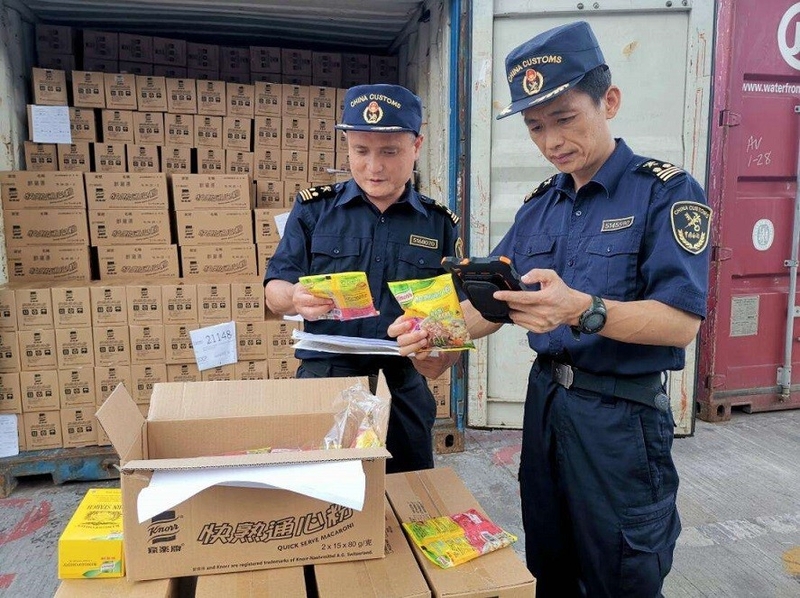 Customs inspection là danh từ chỉ quá trình kiểm tra của hải quan đối với hành lý