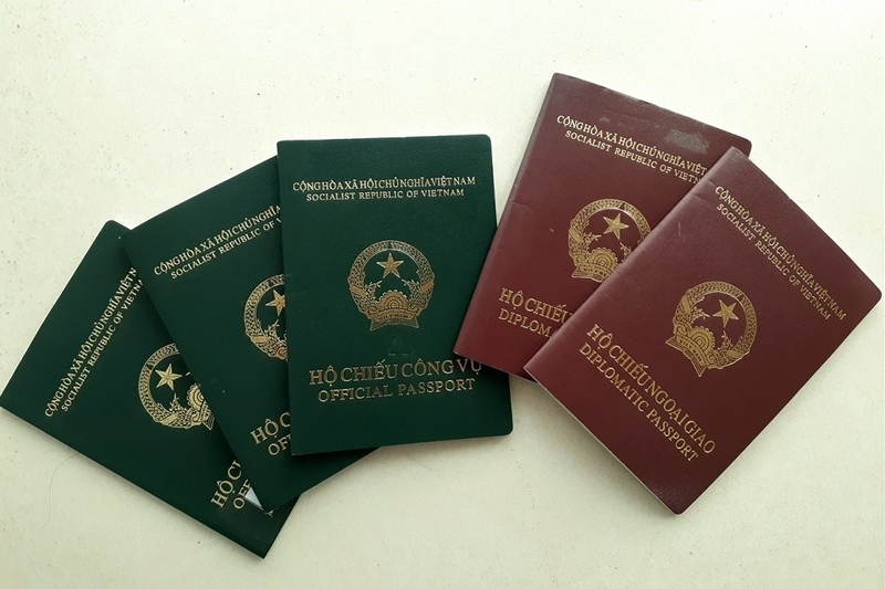 Hộ chiếu ngoại giao và Hộ chiếu công vụ