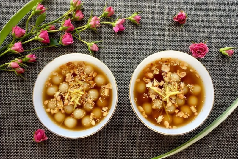 Hoàn thiện món bánh thắng dền