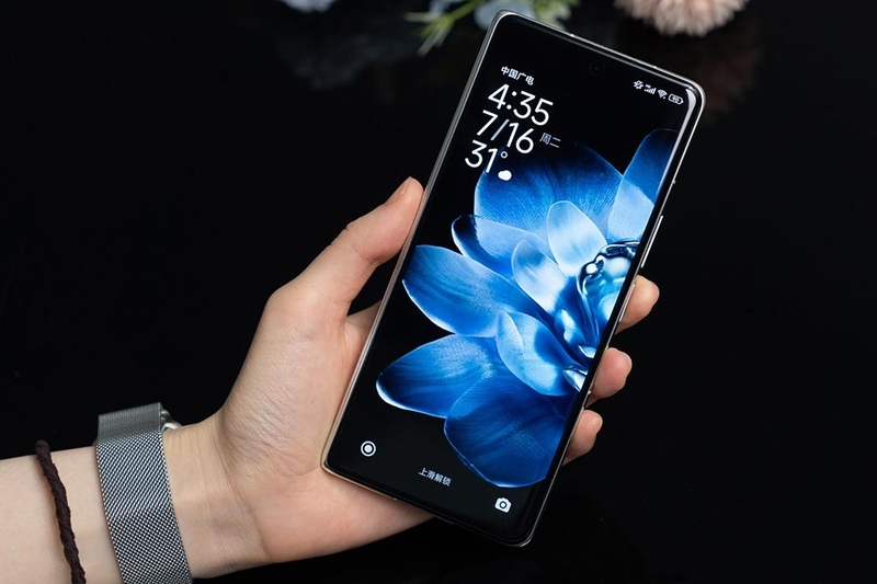 HONOR Magic V3 và Xiaomi MIX Fold 4 - 04