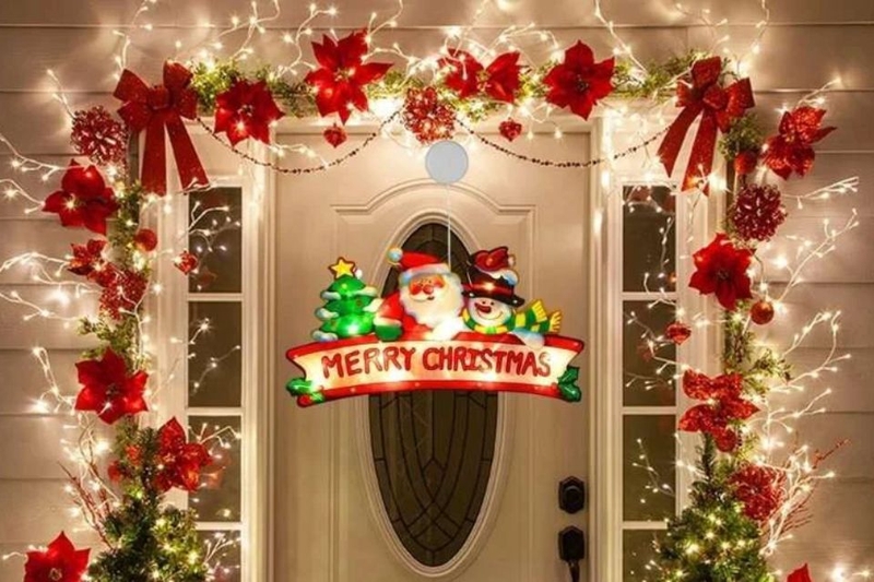 Kết hợp decal Giáng Sinh và ánh đèn LED